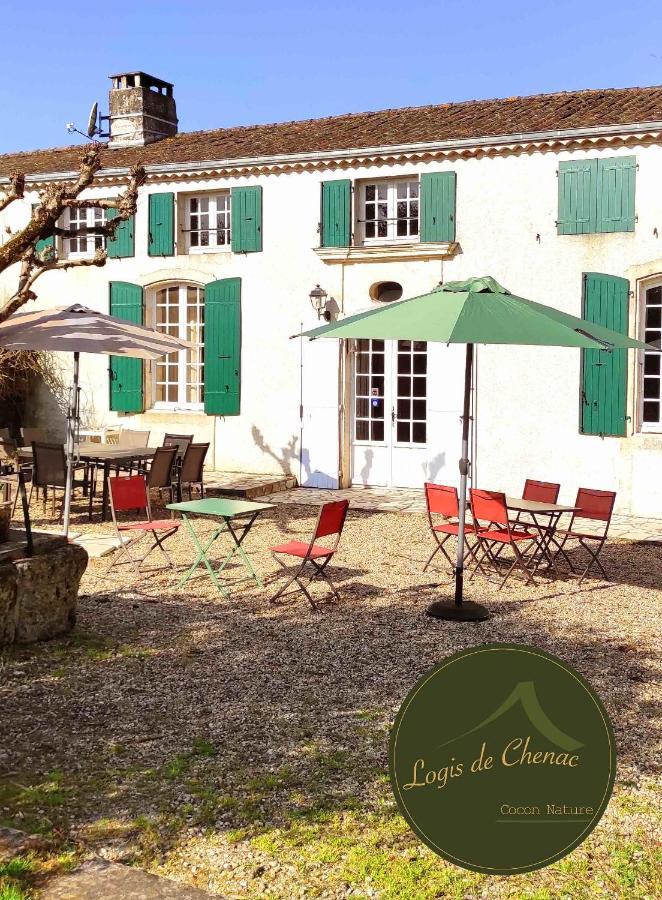 Logis De Chenac - Chambres Et Table D'Hotes Chenac Saint Seurin d'Uzet Exterior foto
